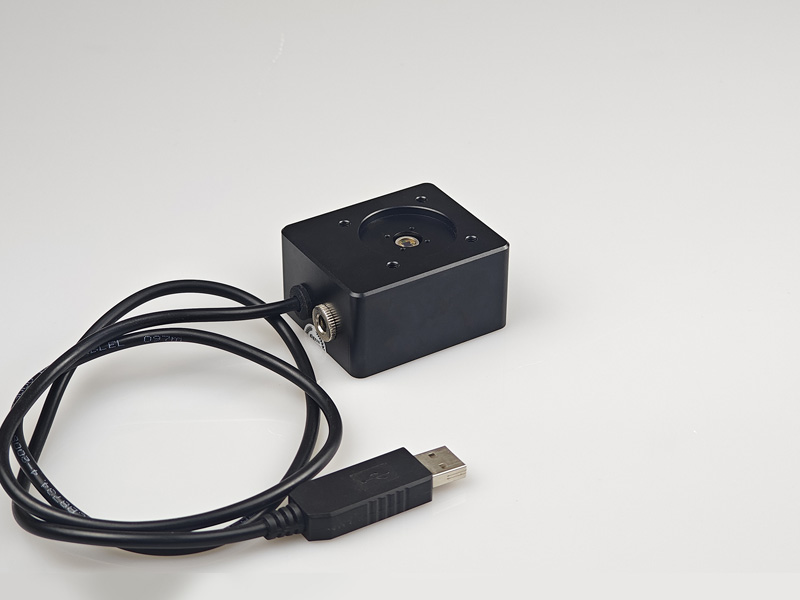 FLD01光電探測器采用大跨阻放大器，內部集成ADC和MCU，可將采集到的光電信號轉換成數字量，通過串口傳輸到電腦，用來分析/顯示等