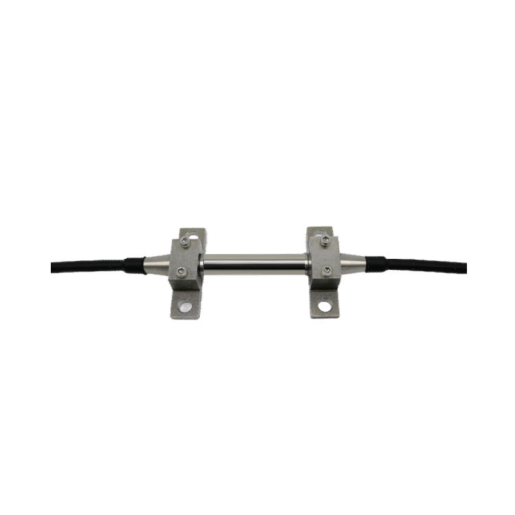 表面貼敷式光纖光柵應(yīng)變傳感器 FBG-S-M-S-01/FBG-S-M-ST-01 可滿足各種場(chǎng)合的應(yīng)變測(cè)量需要，可安裝在混凝土表面或鋼表面等不同的監(jiān)測(cè)位置，主要用于測(cè)量鋼結(jié)構(gòu)和混凝土表面的應(yīng)變。